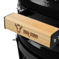 BBQ-Toro Kamado Grill Holzkohlegrill Ø 39 Cm "SHIRO" Mit Thermometer Und Holzgriffen, Schwarz -Tepro Verkäufe 2024 0ecbd19951fb11d950631473d64e1386