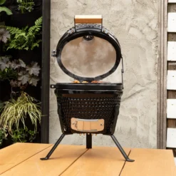 BluMill Kamado BBQ Ei - Keramikgrill 13 Zoll - Inkl. Fleischthermometer - Holzkohlegrill - Schwarz - Ø 27cm 18 BluMill Kamado BBQ Ei - Keramikgrill 13 Zoll - Inkl. Fleischthermometer - Holzkohlegrill - Schwarz - Ø 27cm -Tepro Verkäufe 2024 0f6ce73e7b817f6b540f4cc02077d7c7