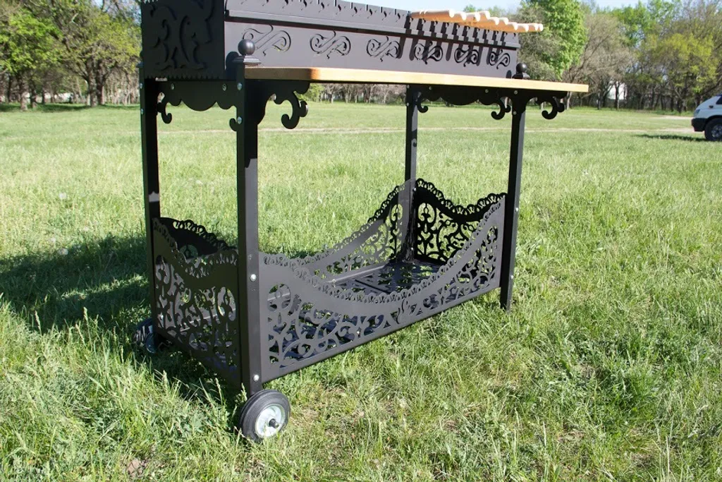 Mangal Grill Armada, XXL Schaschlikgrill Für 20 Spieße, 4 Mm Stahl Mit Ablage Und Räder, +Trennwand + Ständer Für Kazan 3 Mangal Grill Armada, XXL Schaschlikgrill Für 20 Spieße, 4 Mm Stahl Mit Ablage Und Räder, +Trennwand + Ständer Für Kazan