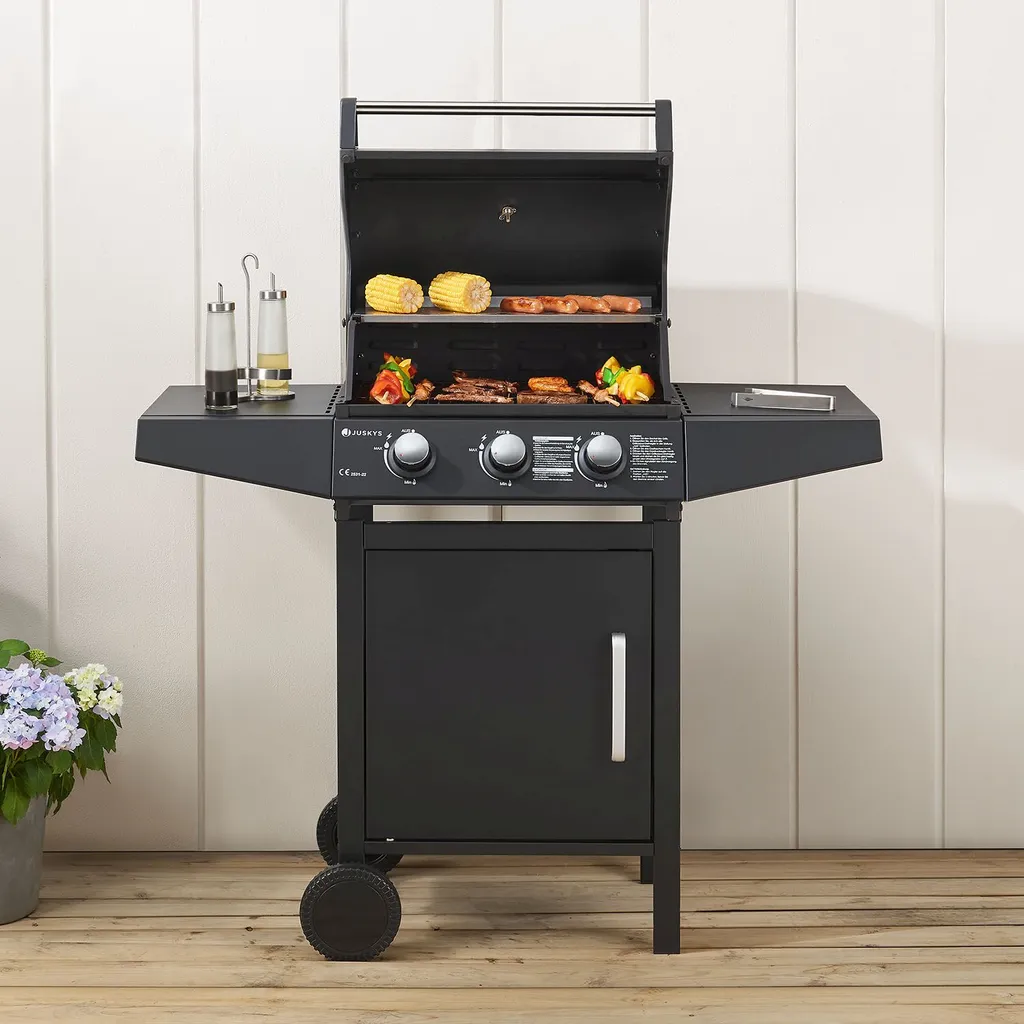 Juskys BBQ Gasgrill Louisiana 8,1 KW Mit 3 Brenner, Grillrost, Deckel Mit Thermometer, Warmhalterost & Seitenablagen – Grillwagen Mit Stahl Korpus 4 Juskys BBQ Gasgrill Louisiana 8,1 KW Mit 3 Brenner, Grillrost, Deckel Mit Thermometer, Warmhalterost & Seitenablagen – Grillwagen Mit Stahl Korpus – Bild 2