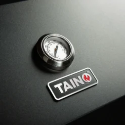 TAINO Black 4+1 Gasgrill Inkl. Zubehör Edelstahl Sear-Burner Power-Zone Keramik-Brenner BBQ Grillwagen Gusseisen Seitenkocher Piezozündung -Tepro Verkäufe 2024 2fe006ccc6605c0827f3dd6b7a3b0440