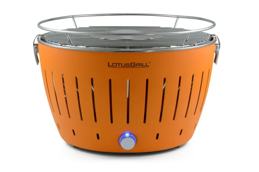 LotusGrill Starter-Set Classic 1x Grill Mandarinenorange Mit USB-Anschluß, 1x Buchenholzkohle 2,5 Kg, 1x Brennpaste 200ml, 1x Würstchenzange (Farbe Nach Vorrat), 1x Transport-Tragetasche - Der Raucharme Holzkohlegrill 4 LotusGrill Starter-Set Classic 1x Grill Mandarinenorange Mit USB-Anschluß, 1x Buchenholzkohle 2,5 Kg, 1x Brennpaste 200ml, 1x Würstchenzange (Farbe Nach Vorrat), 1x Transport-Tragetasche - Der Raucharme Holzkohlegrill – Bild 2