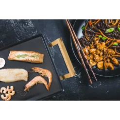 Bestron Elektrischer Tischgrill, XXXL Plancha-/Teppanyaki-Grillplatte Mit Antihaftbeschichtung, Grillspaß Für Bis Zu 10 Personen, Extra Lange Grillfläche, 2.000 Watt, Farbe: Schwarz 22 Bestron Elektrischer Tischgrill, XXXL Plancha-/Teppanyaki-Grillplatte Mit Antihaftbeschichtung, Grillspaß Für Bis Zu 10 Personen, Extra Lange Grillfläche, 2.000 Watt, Farbe: Schwarz -Tepro Verkäufe 2024 7976be0857f61dece6445ec76f5aa64f