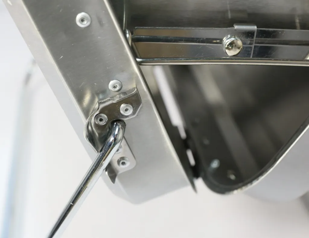 Highfeld® Holzkohlegrill Tragbarer Koffergrill Klappgrill Tischgrill Picknickgrill 7 Highfeld® Holzkohlegrill Tragbarer Koffergrill Klappgrill Tischgrill Picknickgrill – Bild 5