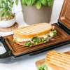 LIVINGTON FlipSwitch | Drehbarer Multifunktionsgrill | Kombigerät | Inkl. 3 Antihaftbeschichtete Wechseleinsätzen | Spülmaschinengeeignet | Grillen, Toasten, Backen, Überbacken Und Rösten | 800W 2 LIVINGTON FlipSwitch | Drehbarer Multifunktionsgrill | Kombigerät | Inkl. 3 Antihaftbeschichtete Wechseleinsätzen | Spülmaschinengeeignet | Grillen, Toasten, Backen, Überbacken Und Rösten | 800W -Tepro Verkäufe 2024 ef435891bd860dbc907c57826d63e62e